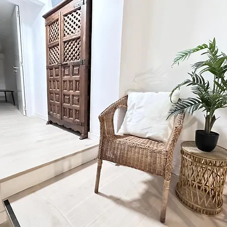 Ecocasa 12pax Perfecta Grupos, Reforma Lujo, Junto Parada Burjassot Metrovalencia, Cerca Centro Y Playa, Lavadora, Secadora Equipamiento Total *