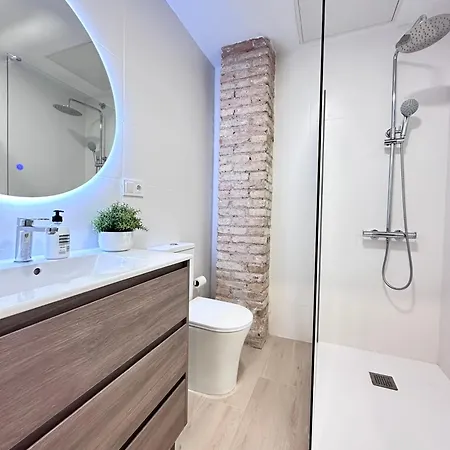 Ecocasa 12pax Perfecta Grupos, Reforma Lujo, Junto Parada Metrovalencia, Cerca Centro Valencia Y Playa, Lavadora, Secadora Equipamiento Total * ブルハソット